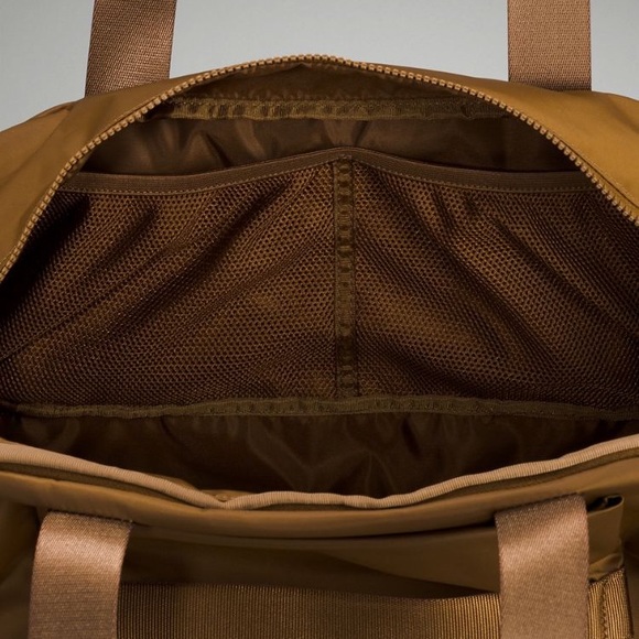 Lululemon City Adventurer Duffle 29L Burnt Caramel Black - Picture 5 of 10